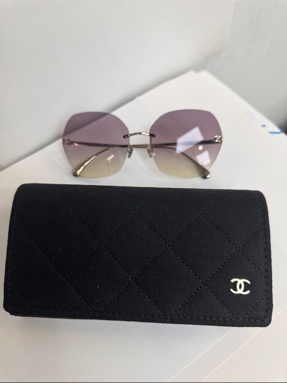 CHANEL Black Purple-to-Cream Gradient Rimless Sunglasses with box new